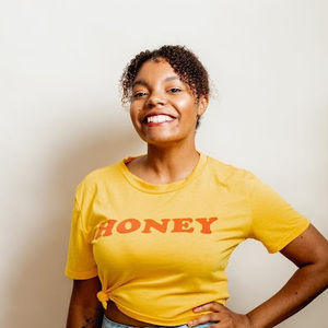 Meet your Posher, Nia